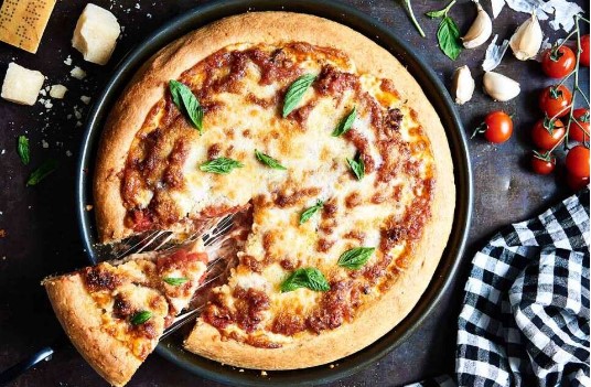 How to make deep dish pizza perfectly